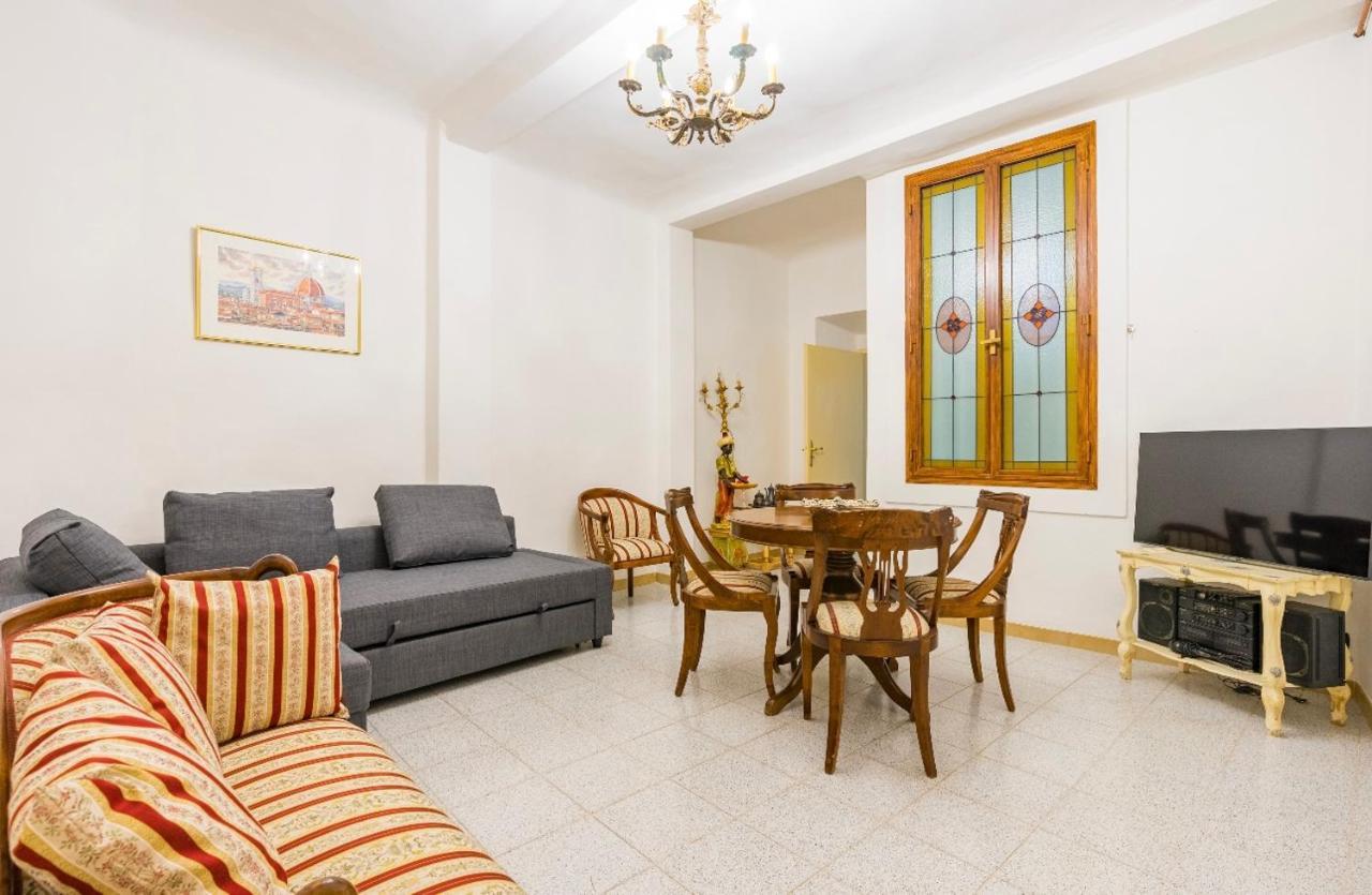 Central And Spacious Apartment Florenţa Exterior foto