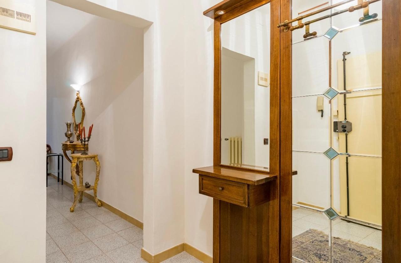 Central And Spacious Apartment Florenţa Exterior foto